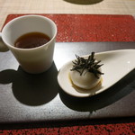 eclat - コンソメ、うずらのコンフィ白玉包み・トリュフ添え