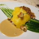 ラ・ベ - 天然鯛とインカイモ　ナツメグ風味蒸し　ヴァンジョーヌクリーム　クルミのクリスピー