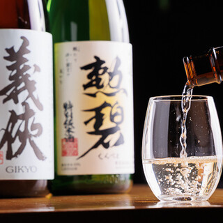 料理と共に愉しむ厳選日本酒・焼酎◎ワインやウイスキーも充実