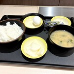 松のや - 料理写真:◉ 玉子かけごはん定食 (お新香) ¥380-
※ ご飯 & 味噌汁 おかわり可能。