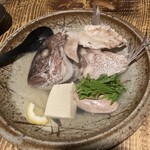 酒奏居肴家 季酒 - ○鯛骨蒸し780円