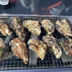 宮島からいちばん近い牡蠣小屋 - 牡蠣1盛り1,900円