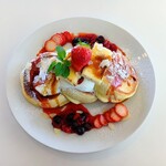 The Olive Cafe - いちごのクレームブリュレパンケーキ