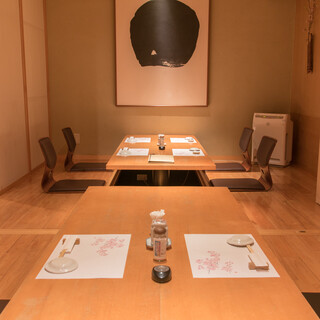 落ち着いた掘りごたつのお座敷です
                                          3部屋繋げると最大18名様までご利用頂けます