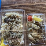 かきの館 寺岩 - かき飯700円　牡蠣バター焼き6粒1,200円