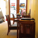 iori cafe - 店内は落ち着いた空間です