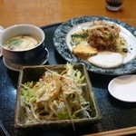 Sushi Chaya Wabisuke - 茶碗蒸し、かき揚げ、サラダ。