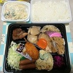 松乃家お弁当ショップ - 日替弁当　￥580＋お惣菜の春雨サラダ　￥180（税込）