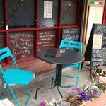 Osteria Piccaｎｔe uno - テラス席。ワンちゃんとお食事可