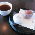 ちゃらく - 【2015.2】ちょこばなな大福(210円)・豆大福(130円)、りんごの紅茶