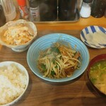 食堂おかん - 日替わり 豚にらもやし炒め定食 (税込)880円 (2026.03.19)