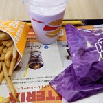 ゼッテリア - てりやきビーフバーガー（ポテトMセット）、シェーキ（さくら）：¥640