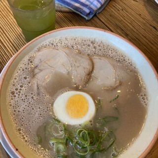 久留米とんこつラーメン 松山分校_0