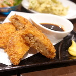 焼鳥もつ鍋だるま - マグロメンチ　420円