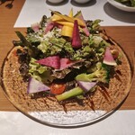 根室ベース - 料理写真:サラダが山盛り