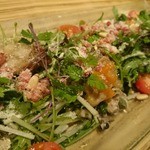 キンカウーカ オイスターバー 小田急新宿店 - まずは、お野菜。「オイスターサラダ」