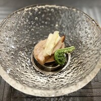 虎ノ門 焼鳥國よし - 季節の前菜：もも肉のくるみ和え