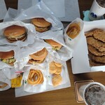 モスバーガー - 海老カツバーガー→フィッシュバーガー→オニオン＆ポテト↓とろったまベーコン←チーズ＆ベーコン✕２↓オニオン＆ポテト✕２、マスタードソース→チキンナゲット→モスチキン５Ｐ