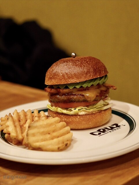 CRUZ BURGERS & CRAFT BEERS （クルズバーガーズ アンド クラフトビア