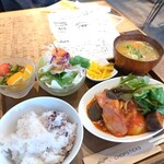 NICO'S CAFE&TABLE - 