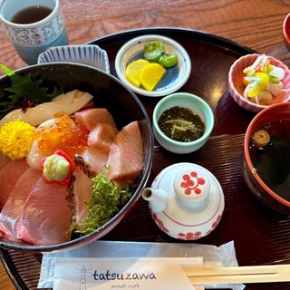 タツザワ ミサキカフェ_1