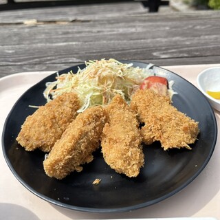トン's キッチン - 料理写真:特選ヘレカツ定食