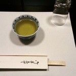 よし光 - おしぼりとあったかいお茶