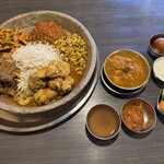 ネパール民族料理 アーガン - ネワリポジセット（2.233円税込）