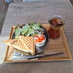 ENO COFFEE - ハムたまごホットサンド、アイスティー