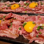 黒毛和牛の炙りユッケ