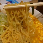 札幌味噌ラーメン専門店 けやき - 麺はこんなかんじ。