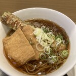いろり庵きらく - 料理写真:ちくわそば大盛、キツネ