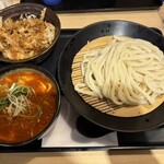 平次のおうどん - ランチのかき揚げ丼&辛味噌つけ汁うどん(並)セット1,350円
