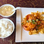 明賢荘 - 日替ランチセット1,100円(＋唐揚げ・サラダ・デザート付)