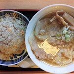 麺屋 雪月河。 - 料理写真:チャーハンとワンタンチャーシュー麺