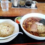 たんぽぽ - 料理写真:チャーハンラーメンセット850円