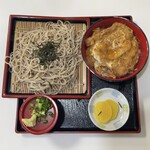 三勝 - カツ丼＋ざる　　720円(税込)