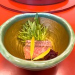 和田金 - 牛肉の炙り焼き