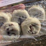 旭家 酒素饅頭製造本舗 - 料理写真:酒饅頭〜　安いけど小さくて風味がないんよね‥