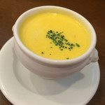 ビストロモンマルトル - かぼちゃのスープ