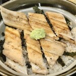 炭焼あなご やま義 - コースの中に入っている穴子丼です