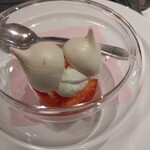 ノーザンテラスダイナー - 始まりのスイーツのメレンゲと苺