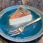 CAFE Lululu - バスクチーズケーキ