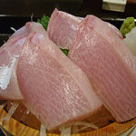 いたる - ブリトロ刺