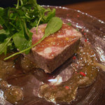 KISS'N  Little dining - 豚の粗挽き肉で作った田舎風パテ