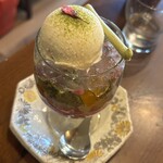 shokudo&cafe osse - 桜といちごのパフェ