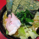 家系総本山 ラーメン 吉村家 - ラーメン、キャベツFeb/2015