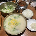 シンチョン ソルロンタン - ソルロンタン1480円（ご飯付き）
