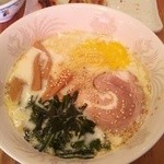 Haiburitto - 牛乳ラーメン750円･餃子(5個)450円･半ライス100円