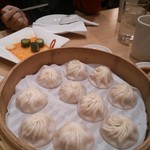 鼎泰豊 - 名物の小龍包